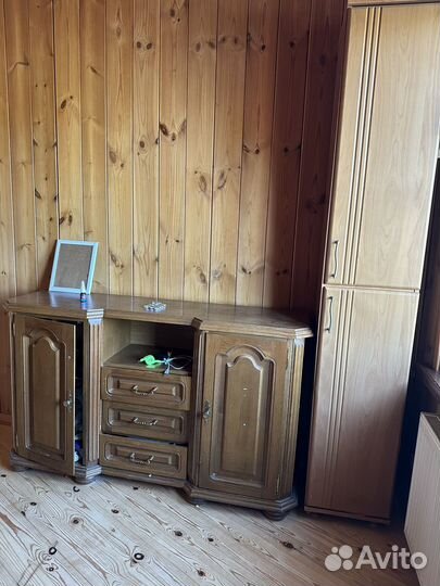 Спальный гарнитур массив