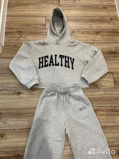 Продам спортивный костюм lime