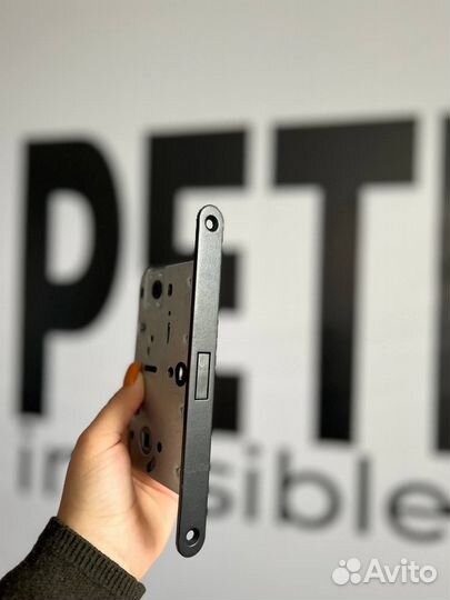 Двери комплект с коробом скрытого монтажа petma