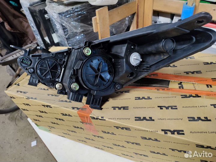 Фара правая Hyundai i30