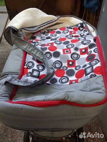 Прогулочная коляска