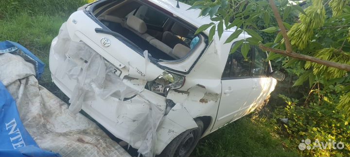 Toyota Corolla Runx 1.5 AT, 2002, битый, 299 000 км