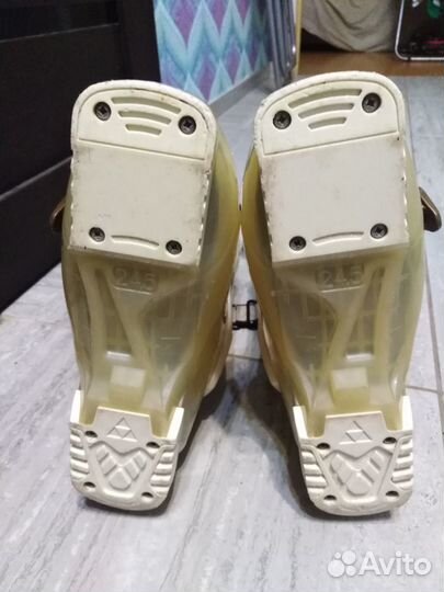 Горнолыжные ботинки женские