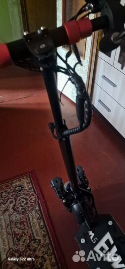 Продам электросамокат Куго m5