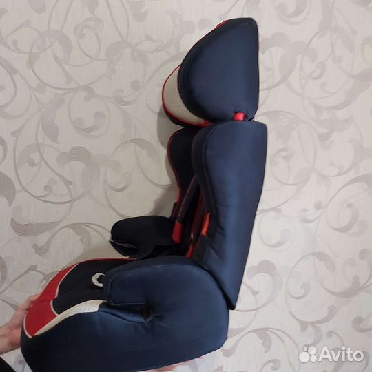 Детское автомобильное кресло