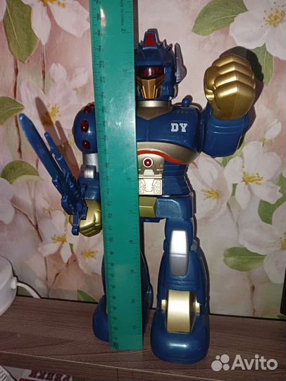 Игрушка робот