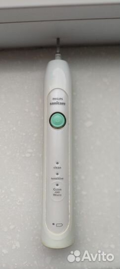 Зубная щётка Philips Sonicare HX6730 (на запчасти)