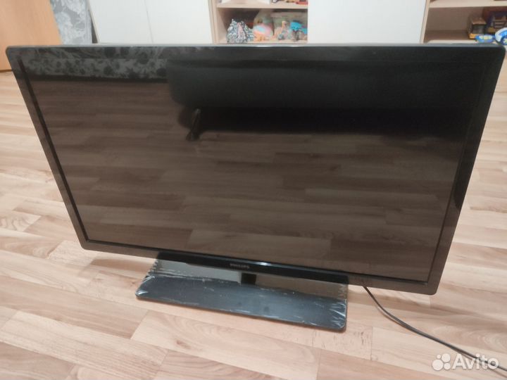 Телевизор Philips 32PFL4007T 32 дюйма