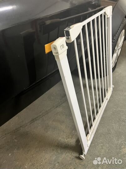 Ворота безопасности для детей на лесницу