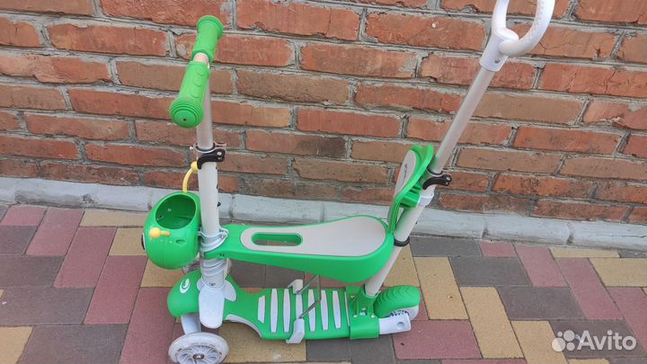 Самокат детский трехколесный с сиденьем