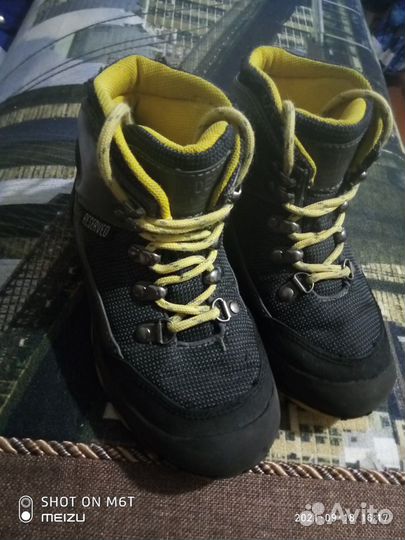 2 пары. Демисезон -Reserved и зимние ботиночки