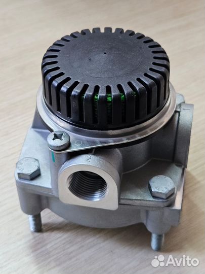 Клапан ускорительный Volvo Scania Iveco DAF