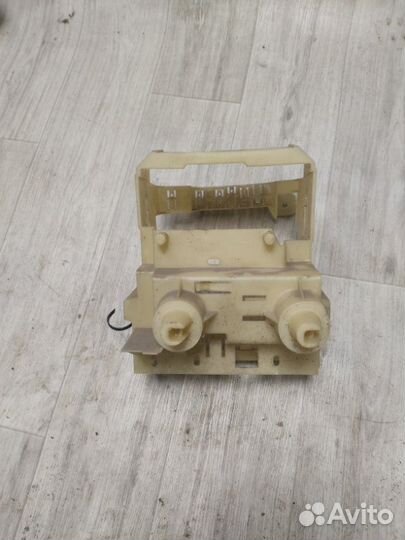 Корпус блока предохранителей Peugeot 308 I