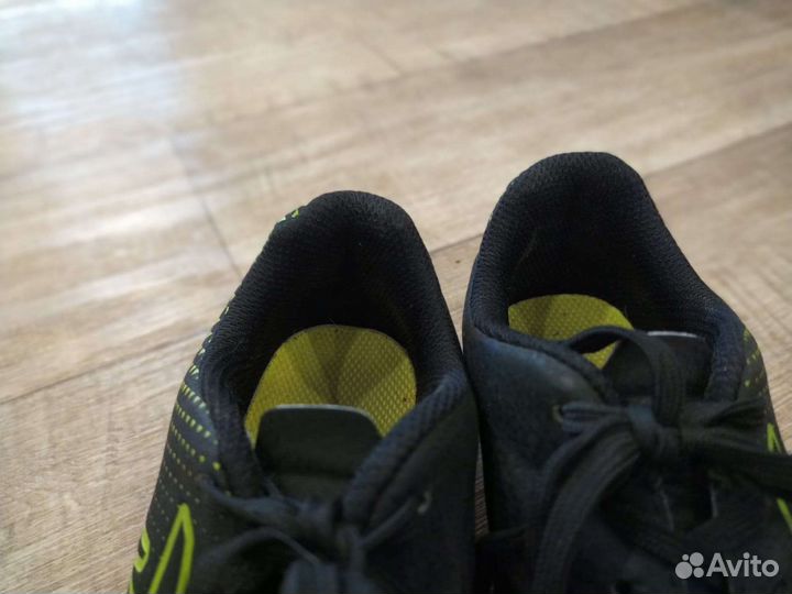 Футбольные бутсы, 33