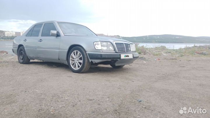 Mercedes-Benz E-класс 2.2 МТ, 1993, 395 741 км