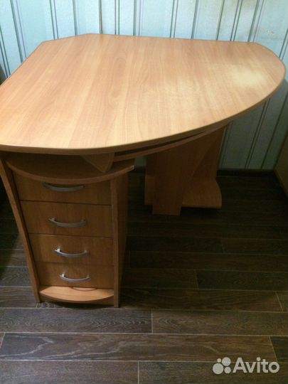 Комьютерный стол