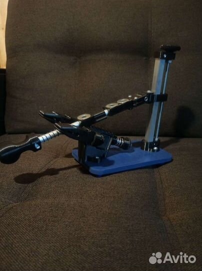 Заточное устройство с поворотным механизмом