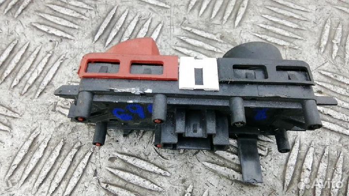 Кнопка аварийной сигнализации Renault Grand Scenic