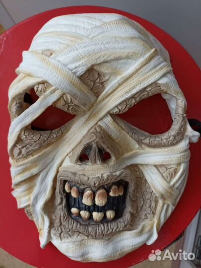 Маска театральная