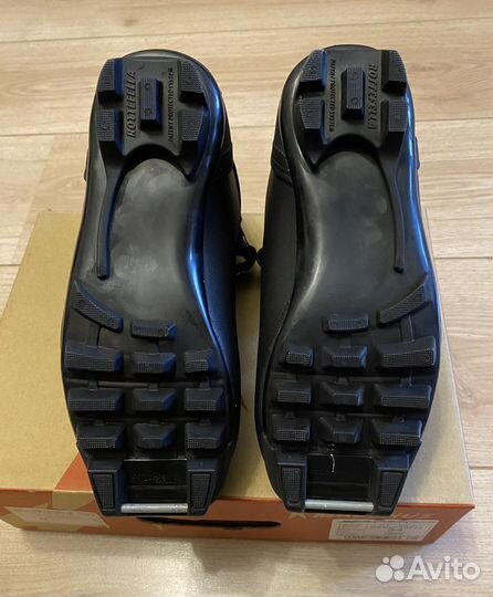 Лыжные ботинки. Новые