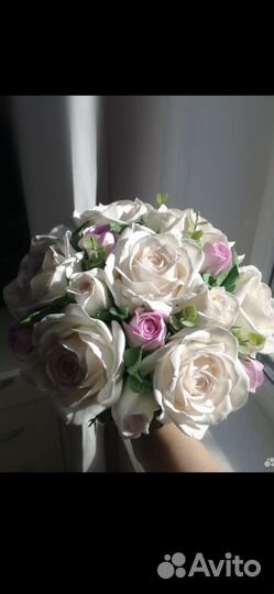 Цветочная композиция в корзинах и свадебные букеты