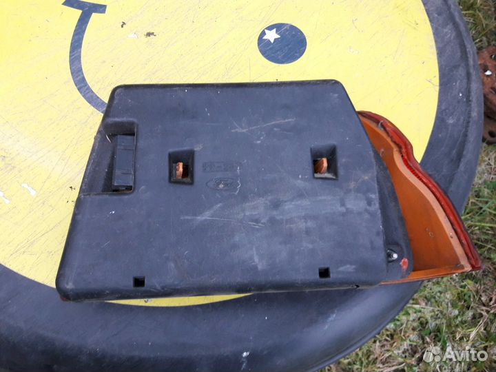 Фонарь на Форд Орион седан 1990-1993