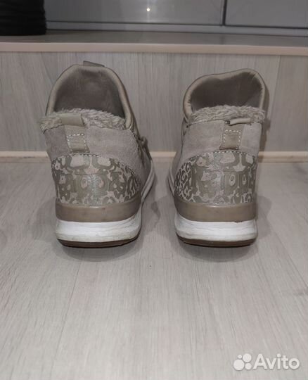 Кроссовки демисезонные