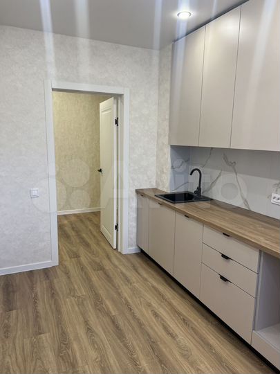 2-к. квартира, 54 м², 1/3 эт.