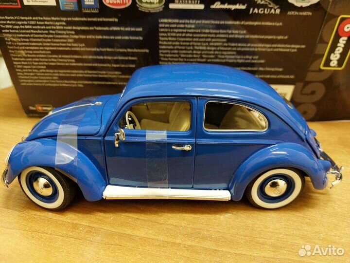 Коллекционная модель Volkswagen Kafer 1:18