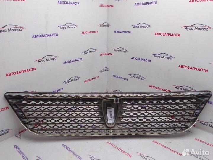 Решетка радиатора передняя Toyota Mark 2 GX110