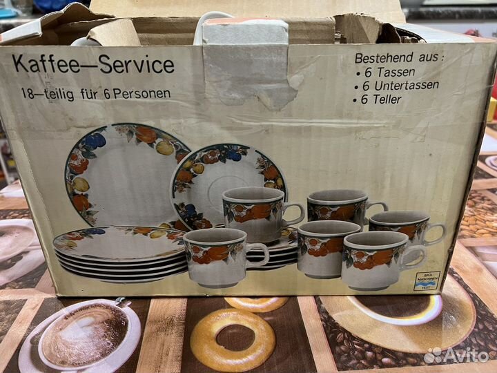 Чайный набор чашек, тарелок