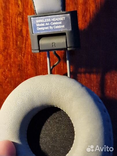 Беспроводные наушники Celebrat A4