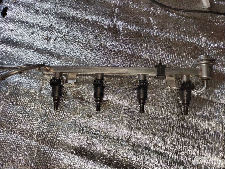 Топливная форсунка skoda octavia а4 1.8