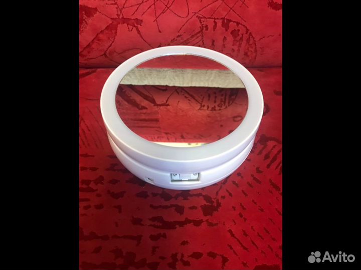 Зеркало косметическое с подсветкой