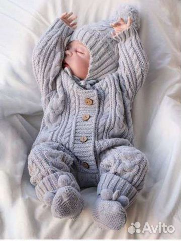 Вязаный комплект для малыша на выписку
