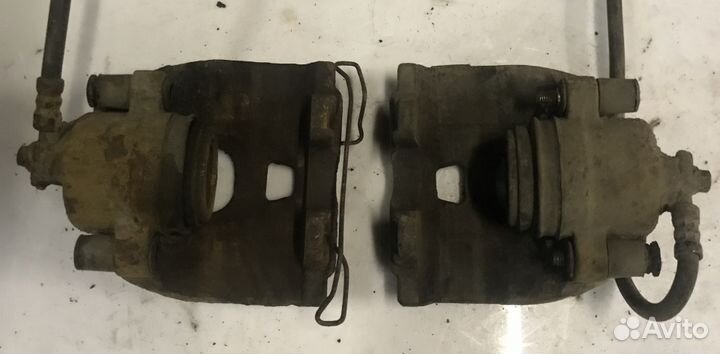 Суппорт передний VW Tiguan Passat B7 2013г