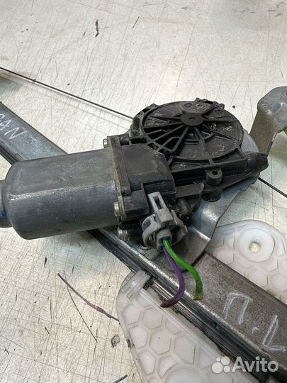 Стеклоподъемник Renault Logan 2004-2009