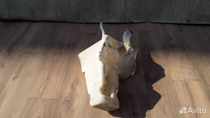 Бачок омывателя №13 Mitsubishi Carisma 2000