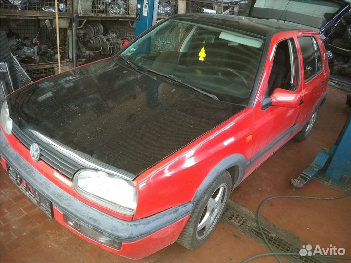 Разбор на запчасти Volkswagen Golf 3