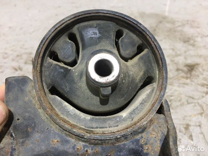 Опора двигателя левая Nissan Almera N16