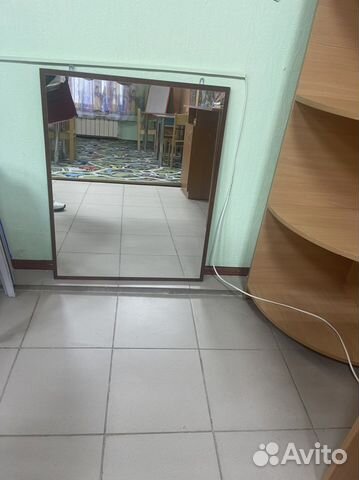 Зеркало настенное в деревянной раме