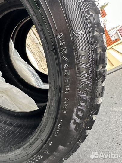 Dunlop SP Winter Ice 03 235/45 R18 98T