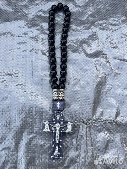 Бусы крест в авто