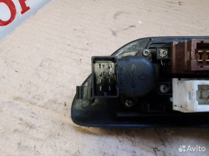 Блок управления стеклоподъемниками передний левый