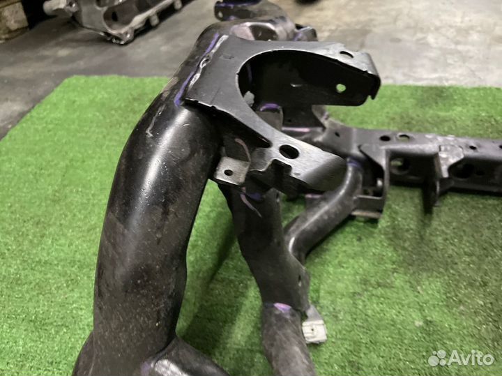 Подрамник подвески передний Mercedes-Benz