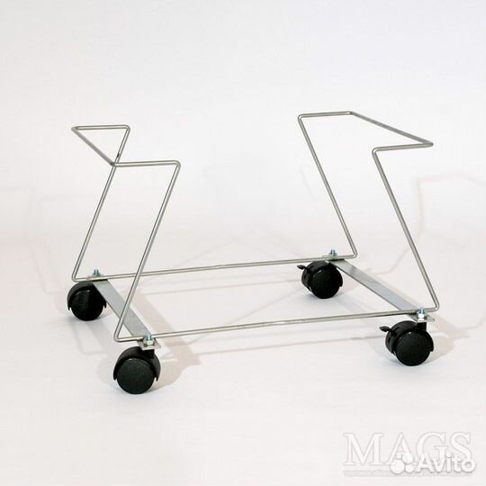 Подставка для покупательских корзин на колесах
