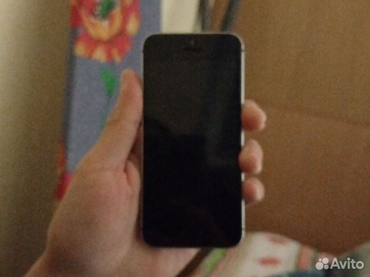 iPhone SE, 32 ГБ