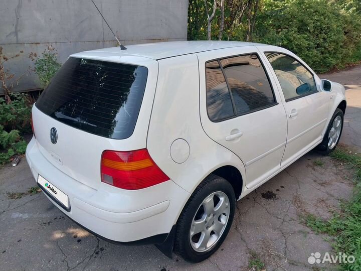 Volkswagen Golf, 2002