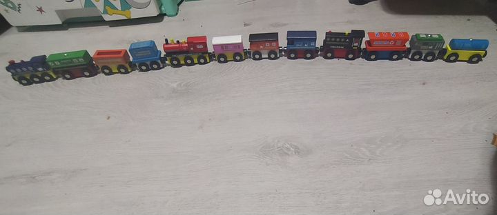 Поезд деревянный