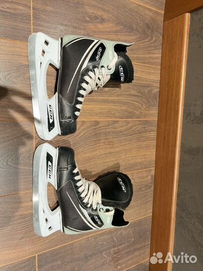 Коньки хоккейные